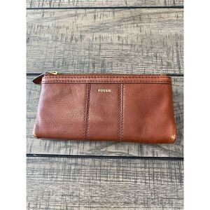 Fossil leather woman’s wallet